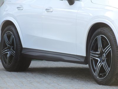 MERCEDES-BENZ GLC - 10