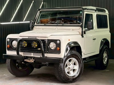 LAND ROVER DEFENDER - 2