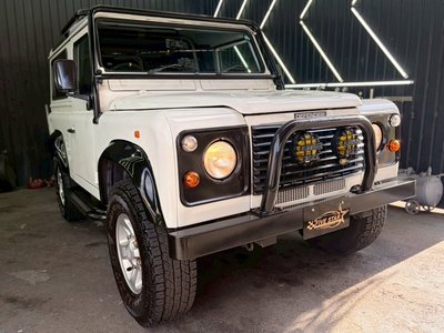 LAND ROVER DEFENDER - 5