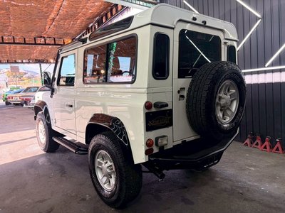 LAND ROVER DEFENDER - 8