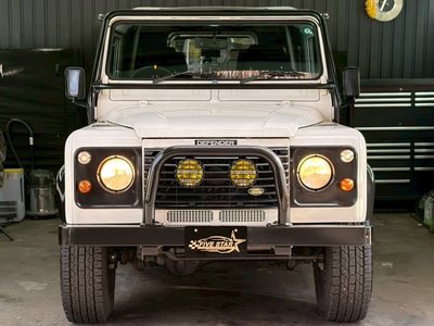 LAND ROVER DEFENDER - 3