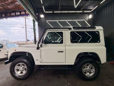 LAND ROVER DEFENDER - 9