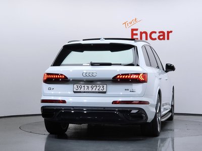صورة 4 لـ 2022 AUDI Q7