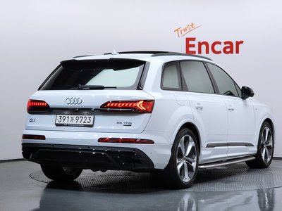 صورة 3 لـ 2022 AUDI Q7