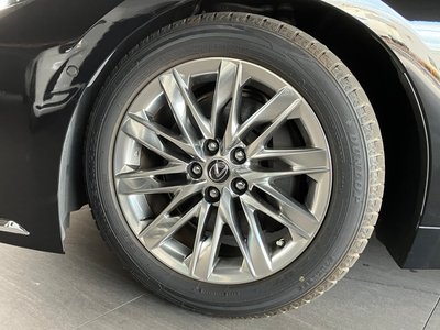 صورة 6 لـ 2021 Lexus LS