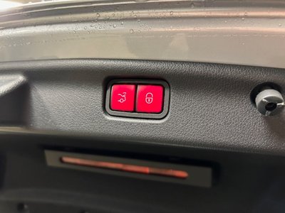 MERCEDES-BENZ C-CLASS - 10