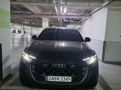 AUDI RS Q8 - 2
