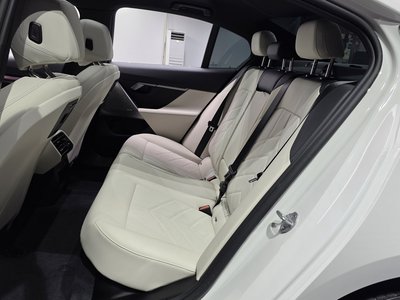 2025 BMW 5 SERIES 缩略图 17