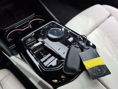 2025 BMW 5 SERIES 缩略图 12