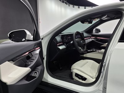 2025 BMW 5 SERIES 缩略图 13