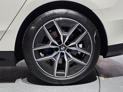 2025 BMW 5 SERIES photo 8