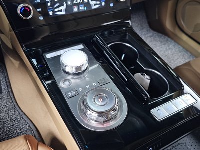 2025 Genesis G80 (RG3) thumbnail 12