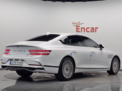 صورة 2 لـ 2025 Genesis G80