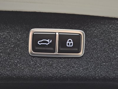 2025 Genesis G80 (RG3) thumbnail 34