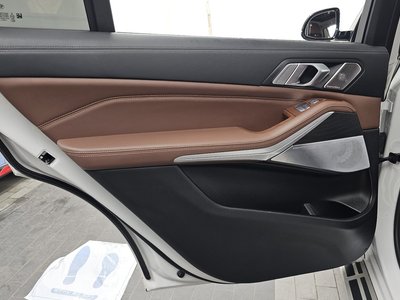 2021 BMW X7 — миниатюра 15