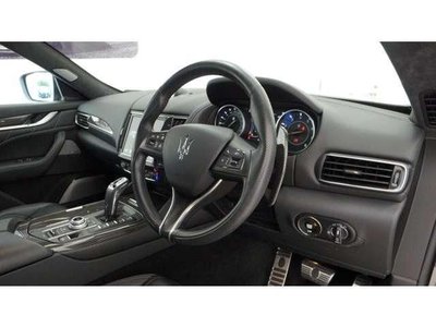 صورة 9 لـ 2021 Maserati LEVANTE