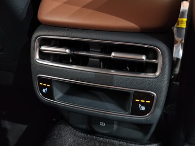 2025 Genesis GV70 thumbnail 33