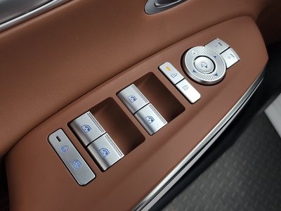 2025 Genesis GV70 thumbnail 29
