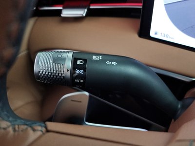 2025 Genesis GV70 thumbnail 30