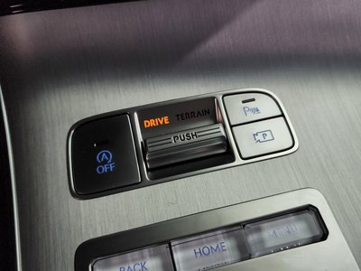 2025 Genesis GV70 thumbnail 21