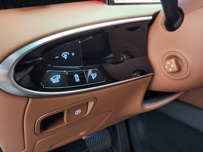 2025 Genesis GV70 thumbnail 27