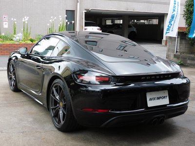 2020 Porsche 718 photo 2
