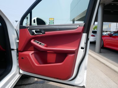 صورة مصغرة 30 لـ 2023 Porsche MACAN