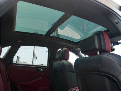 صورة مصغرة 16 لـ 2023 Porsche MACAN