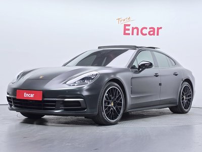 PORSCHE PANAMERA - 1