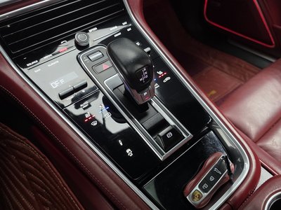 PORSCHE PANAMERA - 9