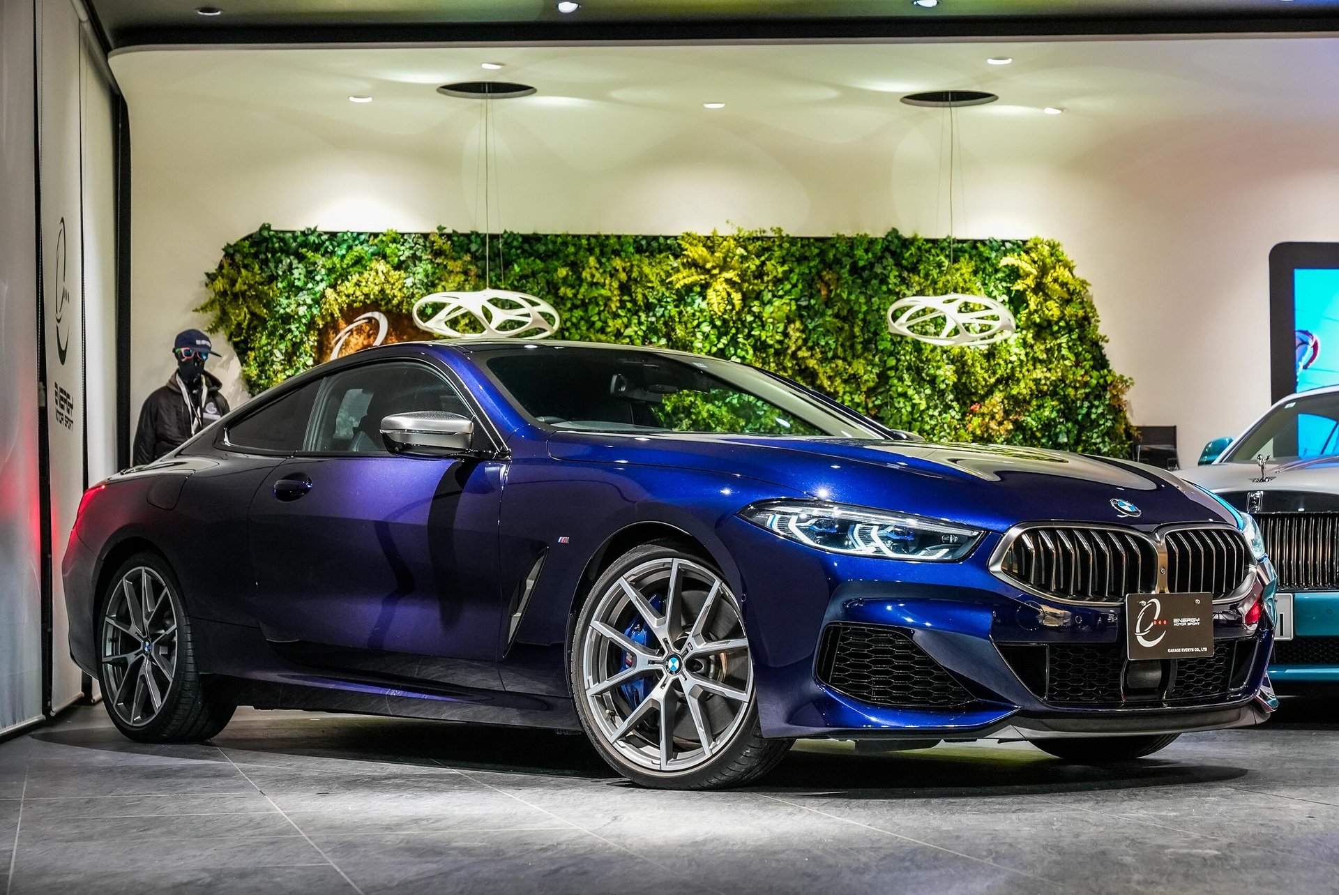 BMW 8 SERIES - View 1