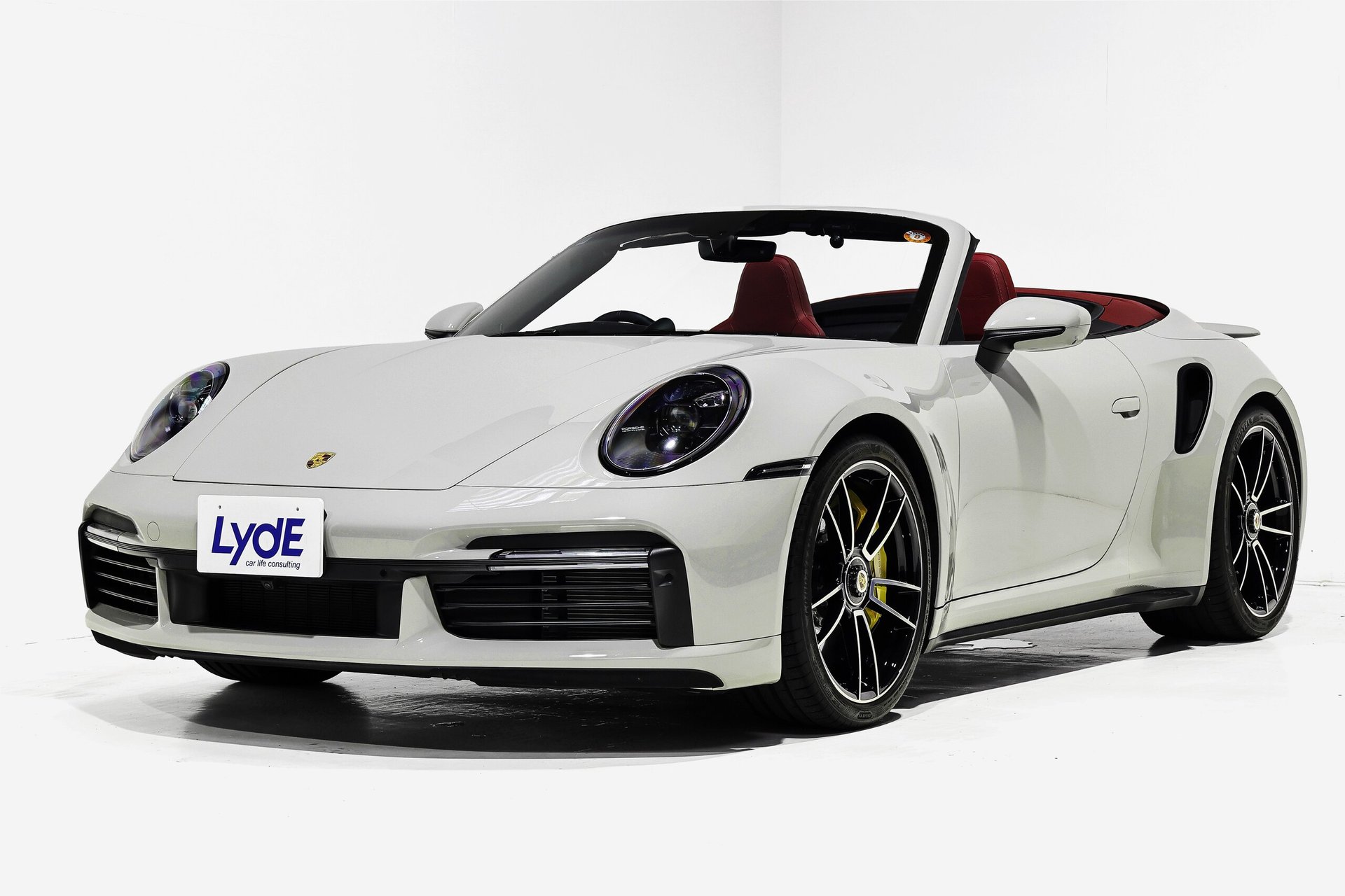PORSCHE 911 CABRIOLET - View 1