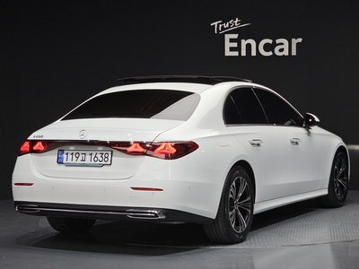 MERCEDES-BENZ E-CLASS - 3