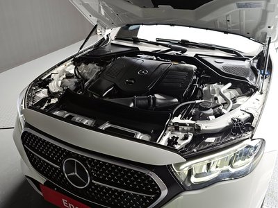 MERCEDES-BENZ E-CLASS - 7