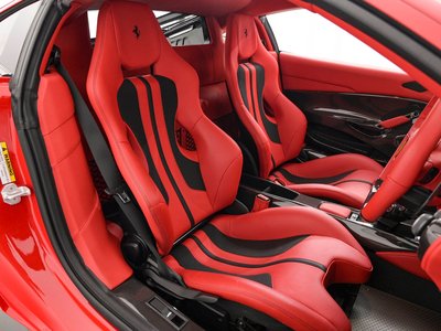FERRARI 488 PISTA - 4