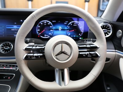 MERCEDES-BENZ E-CLASS - 4