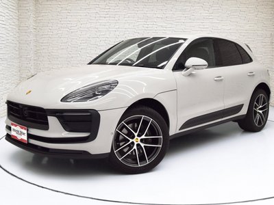 PORSCHE MACAN - 3