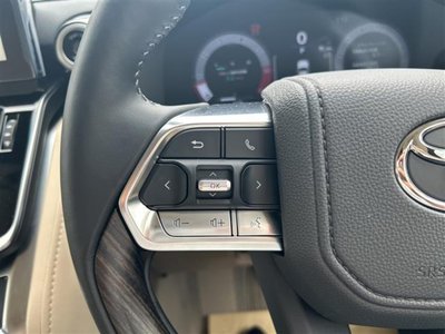 2025 Toyota LAND CRUISER 300 — миниатюра 26