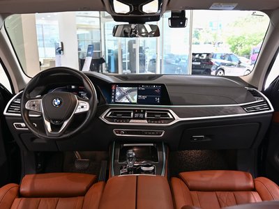 2021 BMW X7 — фото 8