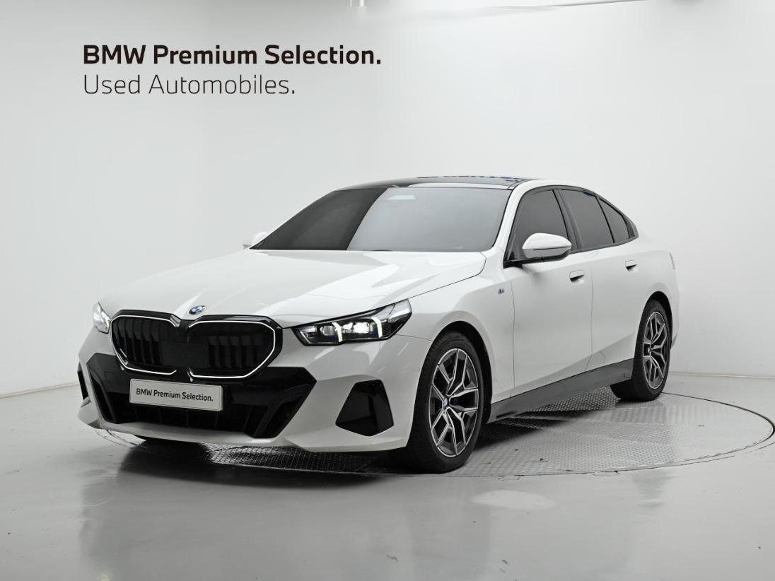 BMW 5 SERIES - View 1