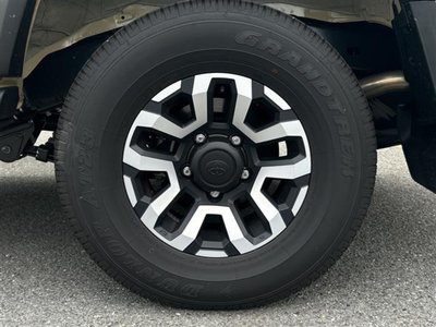 صورة مصغرة 32 لـ 2025 Toyota LAND CRUISER 70
