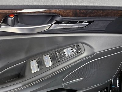 2019 Genesis G90 thumbnail 14