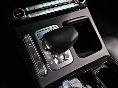 صورة 9 لـ 2019 Genesis G90