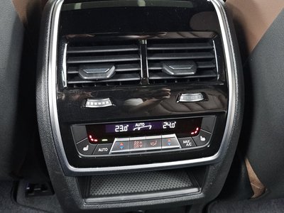 2020 BMW X5 — миниатюра 24