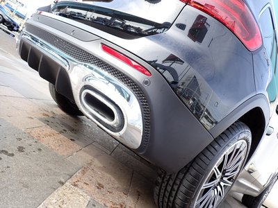 MERCEDES-BENZ GLB - 10