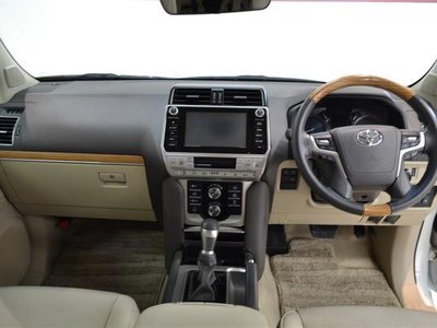 TOYOTA LAND CRUISER PRADO - 10