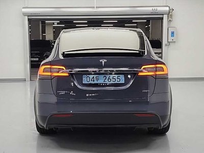 TESLA MODEL X - 2