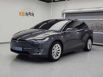 TESLA MODEL X - 5