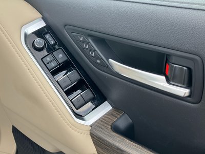 TOYOTA LAND CRUISER 300 - 10