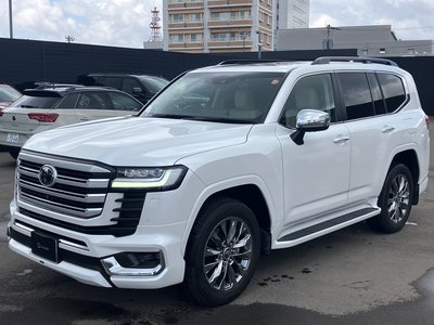 TOYOTA LAND CRUISER 300 - 1